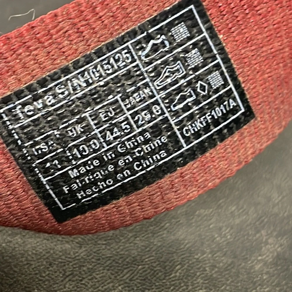 Teva Mens‎ Slippers sz 11 Black/Red